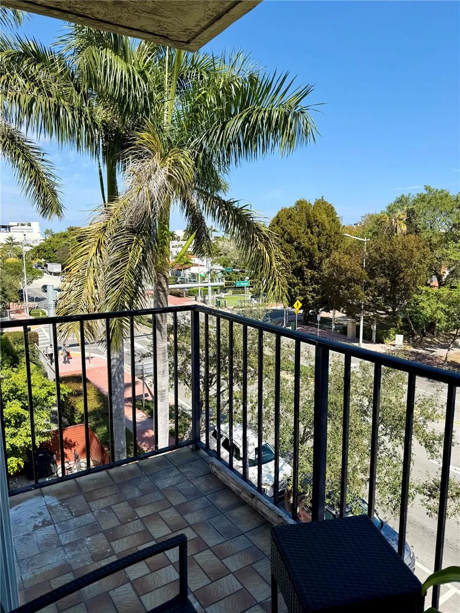 1236 Alton Rd 401, Miami Beach, Florida 33139, Miami Beach, Florida 33139, 2 Bedrooms Bedrooms, ,2 BathroomsBathrooms,Residential Lease,For Rent,1236 Alton Rd 401, Miami Beach, Florida 33139,A11973087