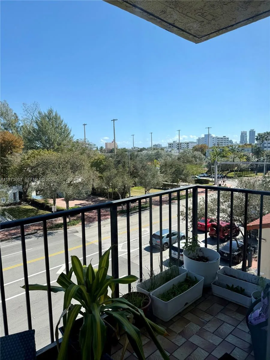 1236 Alton Rd 401, Miami Beach, Florida 33139, Miami Beach, Florida 33139, 2 Bedrooms Bedrooms, ,2 BathroomsBathrooms,Residential Lease,For Rent,1236 Alton Rd 401, Miami Beach, Florida 33139,A11973087