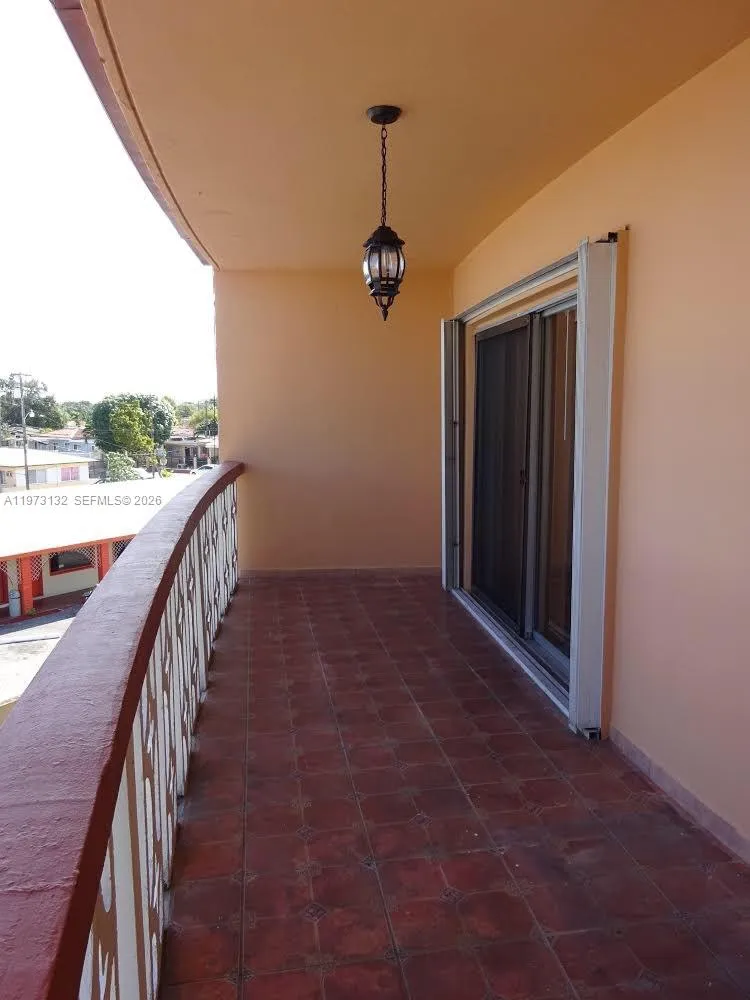 11 Sw 52nd Ave 3c, Miami, Florida 33134, Miami, Florida 33134, 1 Bedroom Bedrooms, ,1 BathroomBathrooms,Residential,For Sale,11 Sw 52nd Ave 3c, Miami, Florida 33134,A11973132