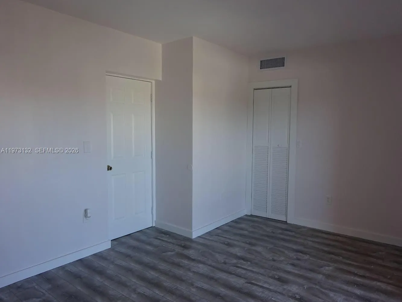 11 Sw 52nd Ave 3c, Miami, Florida 33134, Miami, Florida 33134, 1 Bedroom Bedrooms, ,1 BathroomBathrooms,Residential,For Sale,11 Sw 52nd Ave 3c, Miami, Florida 33134,A11973132