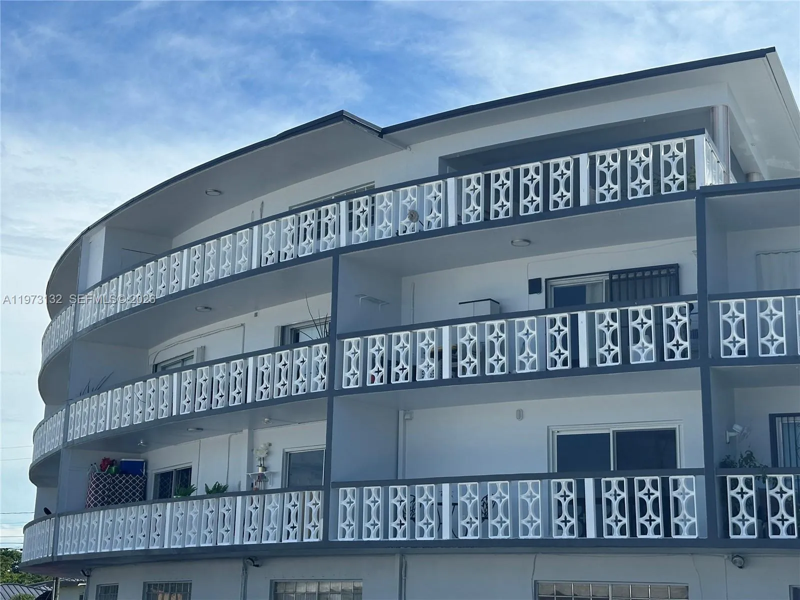 11 Sw 52nd Ave 3c, Miami, Florida 33134, Miami, Florida 33134, 1 Bedroom Bedrooms, ,1 BathroomBathrooms,Residential,For Sale,11 Sw 52nd Ave 3c, Miami, Florida 33134,A11973132