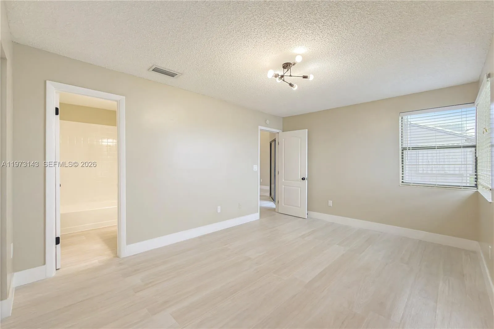 929 S Hamilton Dr 929e, Homestead, Florida 33034, Homestead, Florida 33034, 2 Bedrooms Bedrooms, ,2 BathroomsBathrooms,Residential Lease,For Rent,929 S Hamilton Dr 929e, Homestead, Florida 33034,A11973143