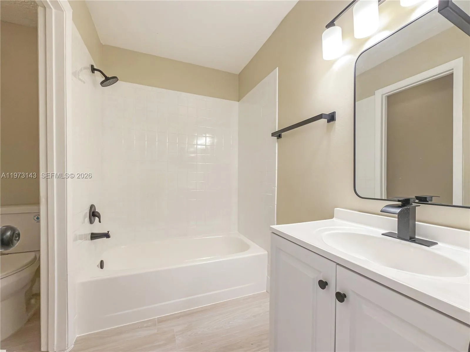 929 S Hamilton Dr 929e, Homestead, Florida 33034, Homestead, Florida 33034, 2 Bedrooms Bedrooms, ,2 BathroomsBathrooms,Residential Lease,For Rent,929 S Hamilton Dr 929e, Homestead, Florida 33034,A11973143