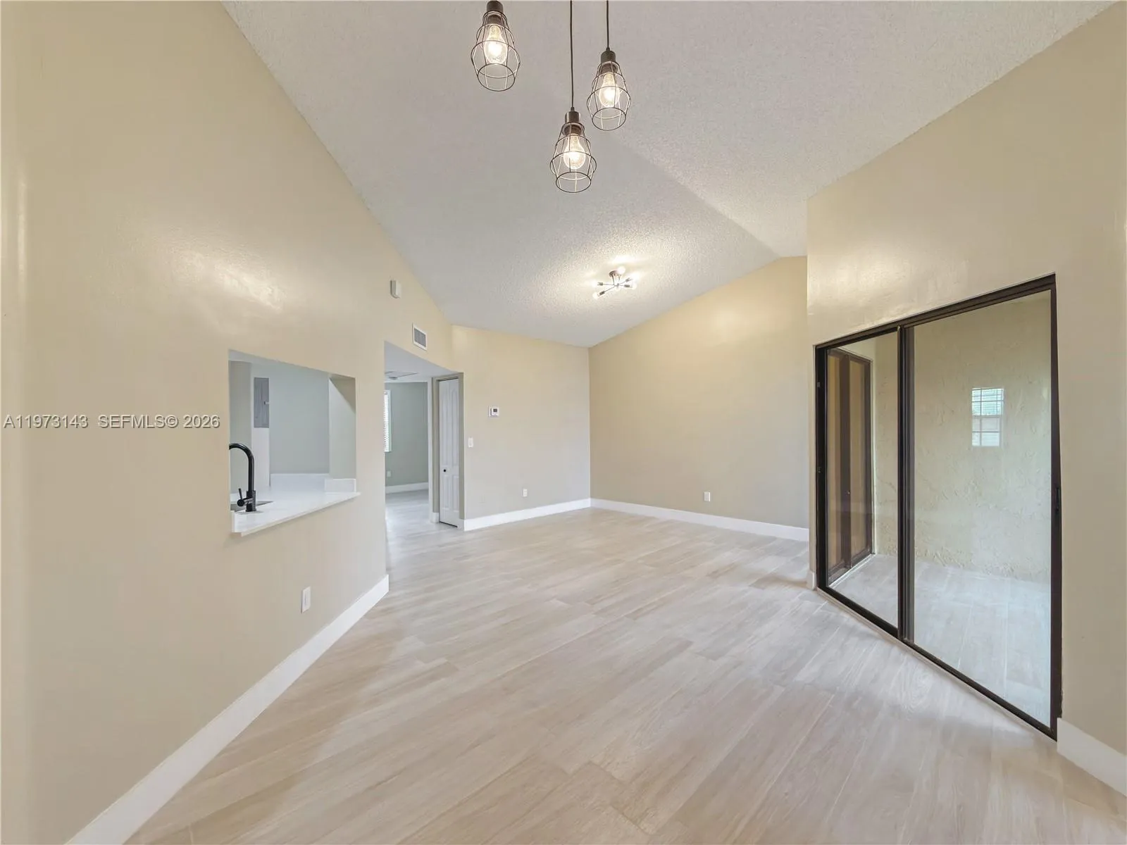 929 S Hamilton Dr 929e, Homestead, Florida 33034, Homestead, Florida 33034, 2 Bedrooms Bedrooms, ,2 BathroomsBathrooms,Residential Lease,For Rent,929 S Hamilton Dr 929e, Homestead, Florida 33034,A11973143