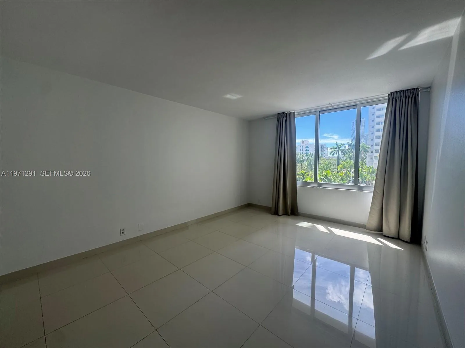 1200 West Ave 315, Miami Beach, Florida 33139, Miami Beach, Florida 33139, 1 Bedroom Bedrooms, ,1 BathroomBathrooms,Residential,For Sale,1200 West Ave 315, Miami Beach, Florida 33139,A11971291