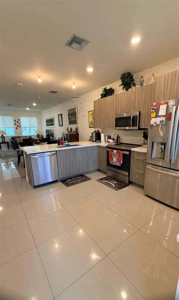 6401 Nw 103rd Pl 106, Doral, Florida 33178, Doral, Florida 33178, 3 Bedrooms Bedrooms, ,2 BathroomsBathrooms,Residential,For Sale,6401 Nw 103rd Pl 106, Doral, Florida 33178,A11973235