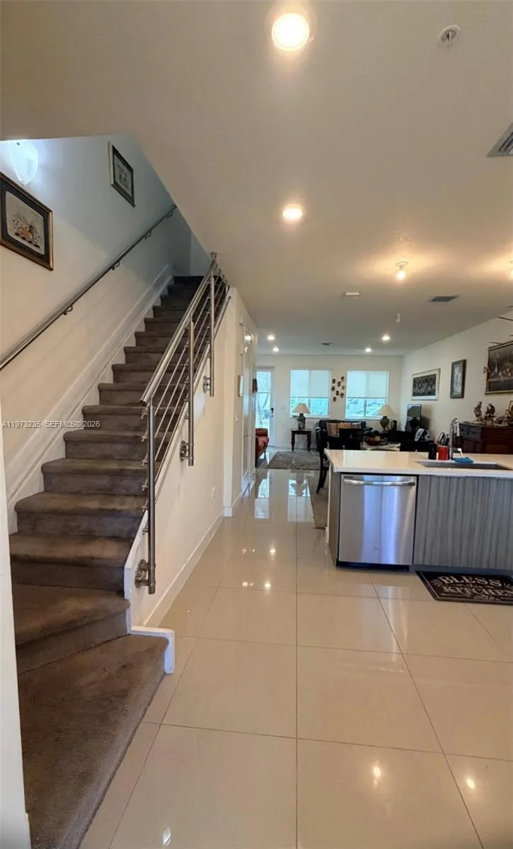 6401 Nw 103rd Pl 106, Doral, Florida 33178, Doral, Florida 33178, 3 Bedrooms Bedrooms, ,2 BathroomsBathrooms,Residential,For Sale,6401 Nw 103rd Pl 106, Doral, Florida 33178,A11973235