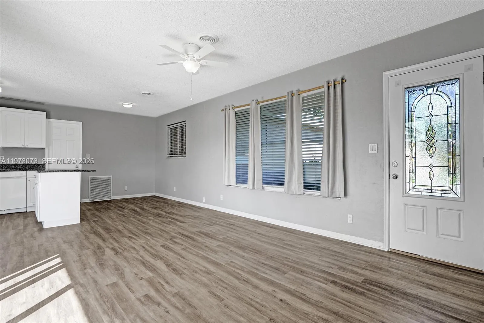 949 Se 10th Ct, Pompano Beach, Florida 33060, Pompano Beach, Florida 33060, 3 Bedrooms Bedrooms, ,2 BathroomsBathrooms,Residential Lease,For Rent,949 Se 10th Ct, Pompano Beach, Florida 33060,A11973073