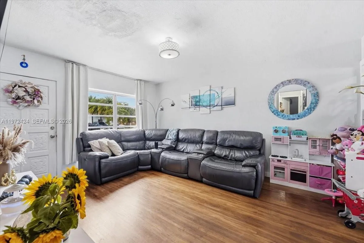 511 E 27th St, Hialeah, Florida 33013, Hialeah, Florida 33013, 3 Bedrooms Bedrooms, ,2 BathroomsBathrooms,Residential,For Sale,511 E 27th St, Hialeah, Florida 33013,A11972424