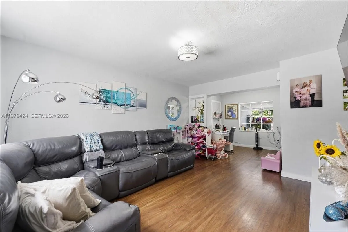 511 E 27th St, Hialeah, Florida 33013, Hialeah, Florida 33013, 3 Bedrooms Bedrooms, ,2 BathroomsBathrooms,Residential,For Sale,511 E 27th St, Hialeah, Florida 33013,A11972424