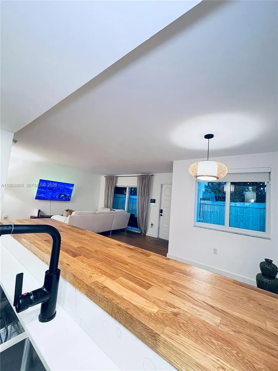 6855 Sw 45th Ln 2, Miami, Florida 33155, Miami, Florida 33155, 2 Bedrooms Bedrooms, ,2 BathroomsBathrooms,Residential Lease,For Rent,6855 Sw 45th Ln 2, Miami, Florida 33155,A11953898