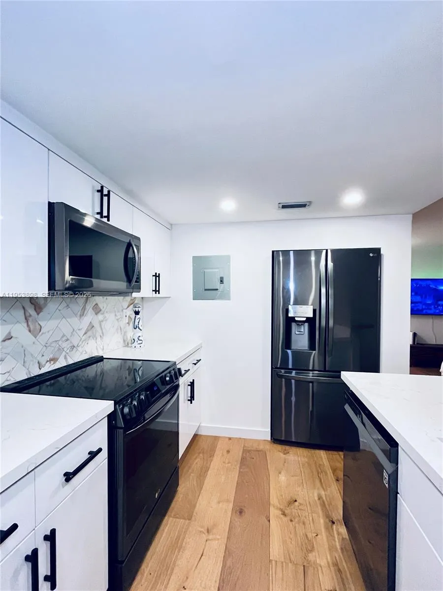 6855 Sw 45th Ln 2, Miami, Florida 33155, Miami, Florida 33155, 2 Bedrooms Bedrooms, ,2 BathroomsBathrooms,Residential Lease,For Rent,6855 Sw 45th Ln 2, Miami, Florida 33155,A11953898