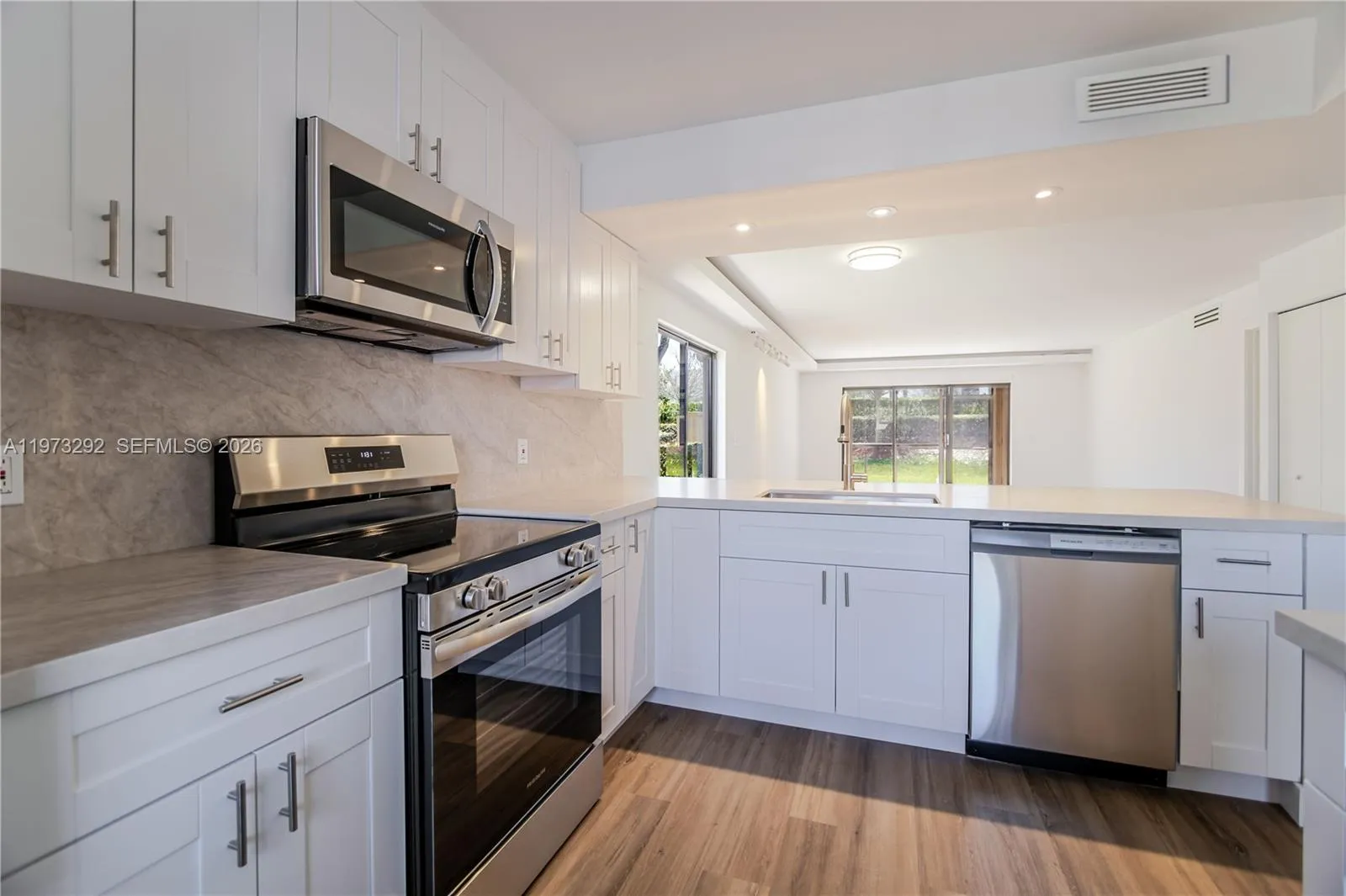 370 Racquet Club Rd 101, Weston, Florida 33326, Weston, Florida 33326, 2 Bedrooms Bedrooms, ,2 BathroomsBathrooms,Residential Lease,For Rent,370 Racquet Club Rd 101, Weston, Florida 33326,A11973292