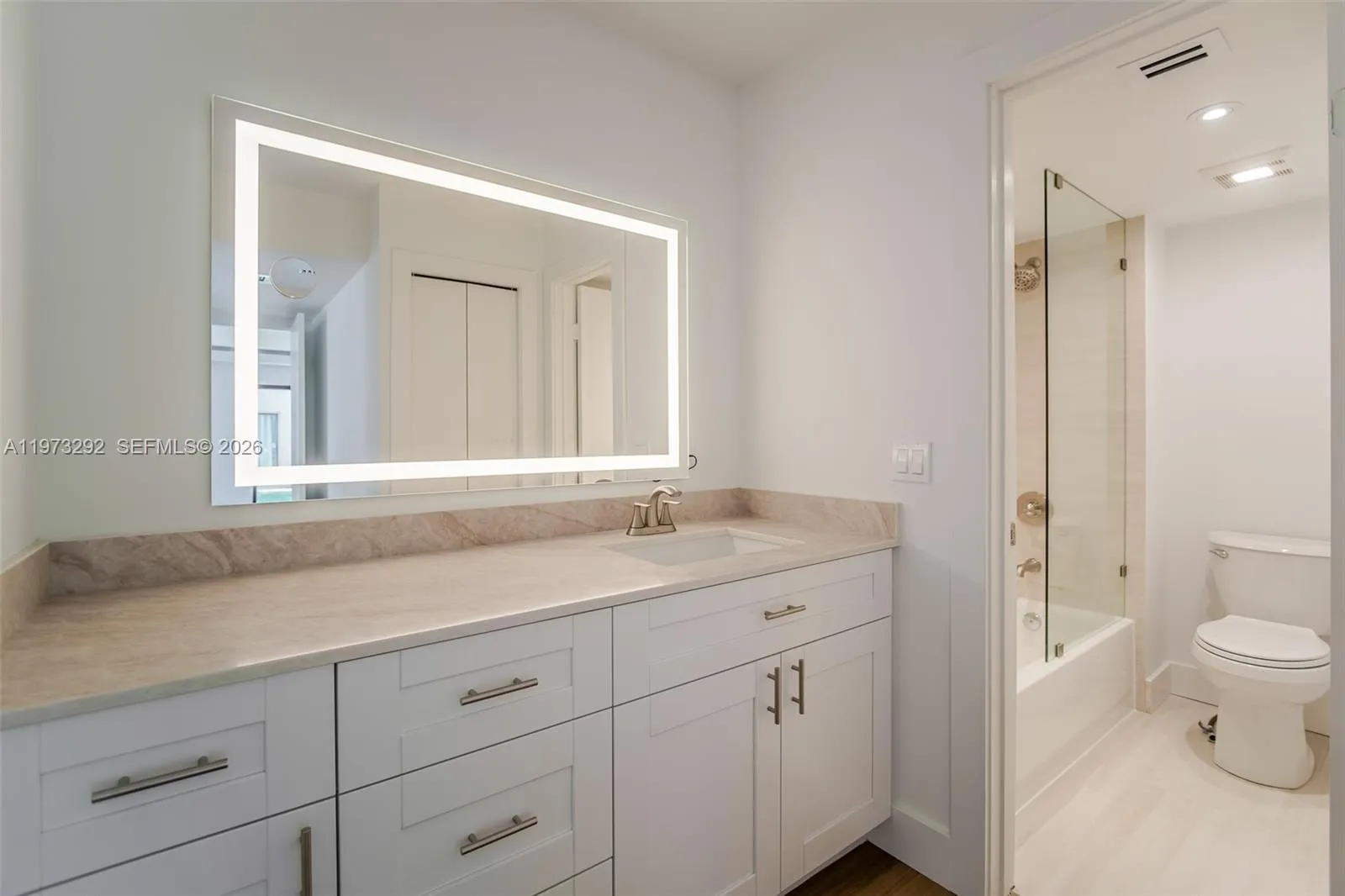 370 Racquet Club Rd 101, Weston, Florida 33326, Weston, Florida 33326, 2 Bedrooms Bedrooms, ,2 BathroomsBathrooms,Residential Lease,For Rent,370 Racquet Club Rd 101, Weston, Florida 33326,A11973292
