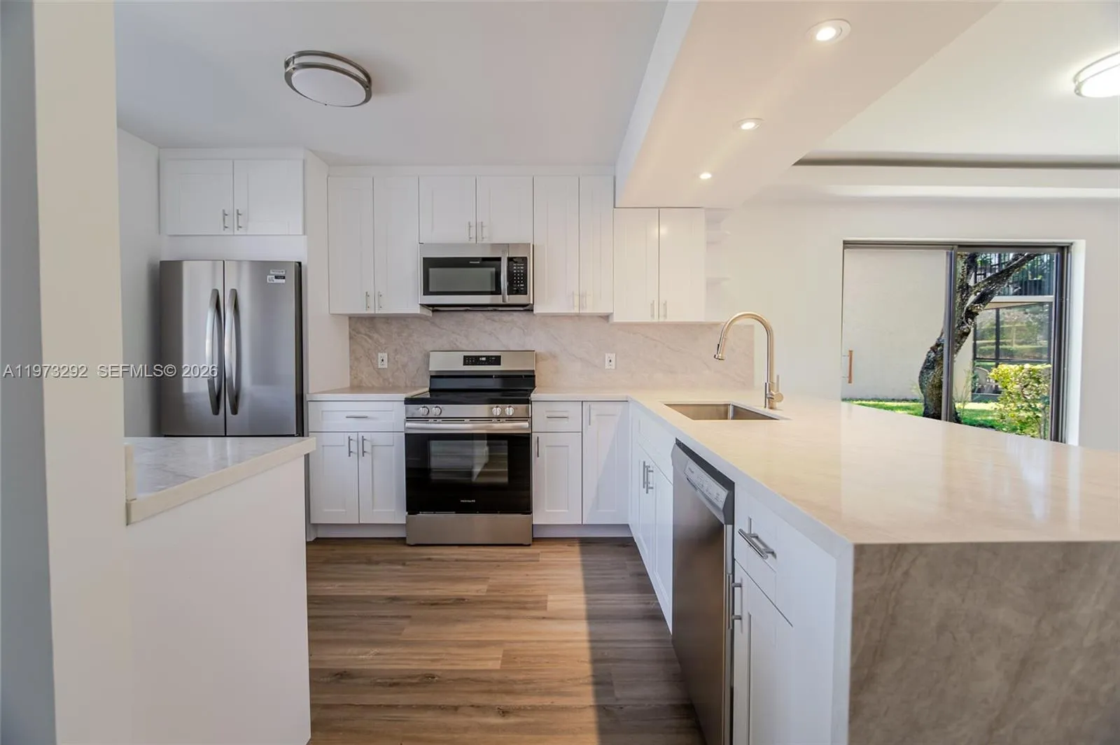 370 Racquet Club Rd 101, Weston, Florida 33326, Weston, Florida 33326, 2 Bedrooms Bedrooms, ,2 BathroomsBathrooms,Residential Lease,For Rent,370 Racquet Club Rd 101, Weston, Florida 33326,A11973292