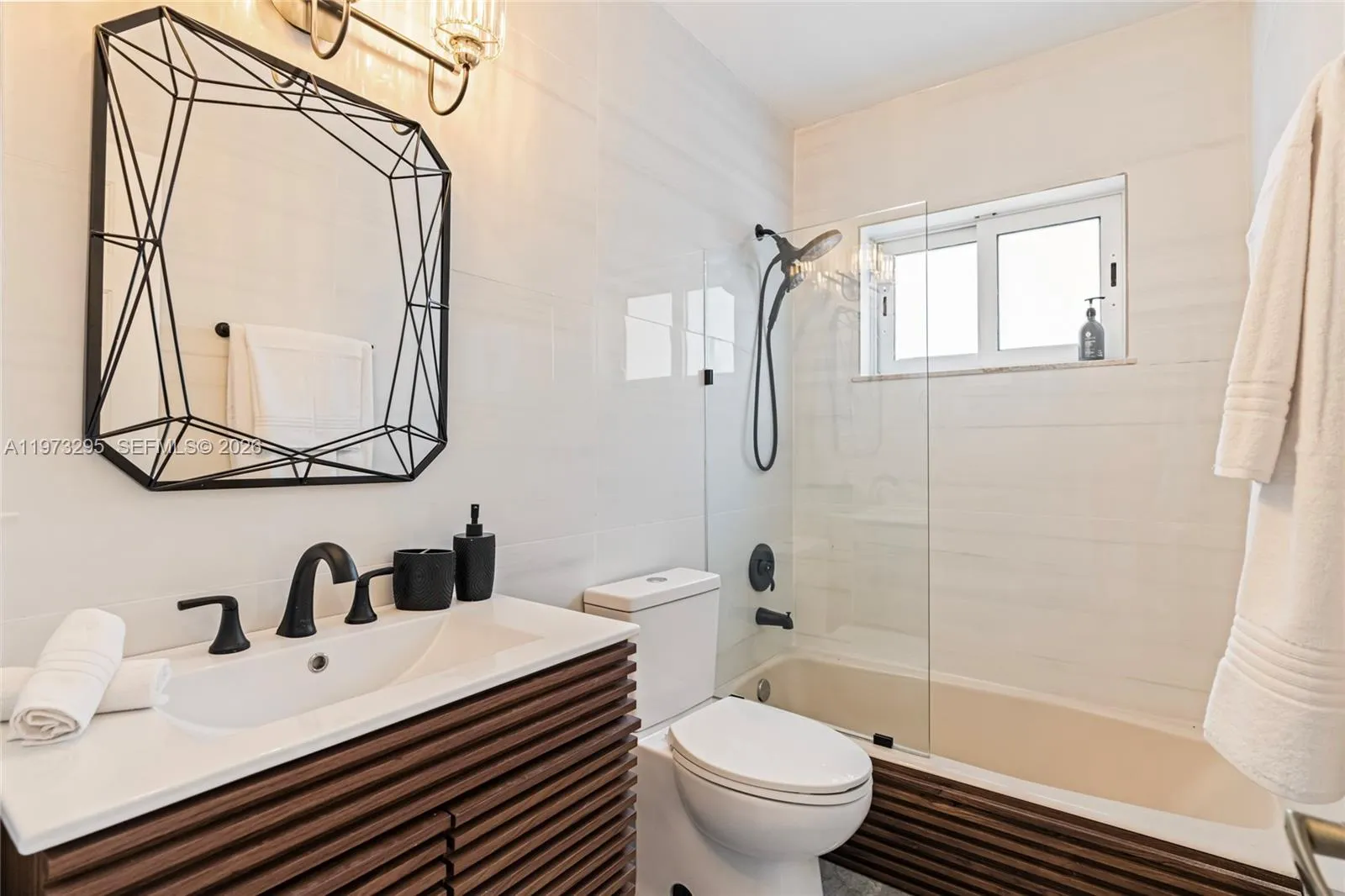 5900 Ne 15th Ave, Fort Lauderdale, Florida 33334, Fort Lauderdale, Florida 33334, 3 Bedrooms Bedrooms, ,2 BathroomsBathrooms,Residential,For Sale,5900 Ne 15th Ave, Fort Lauderdale, Florida 33334,A11973295