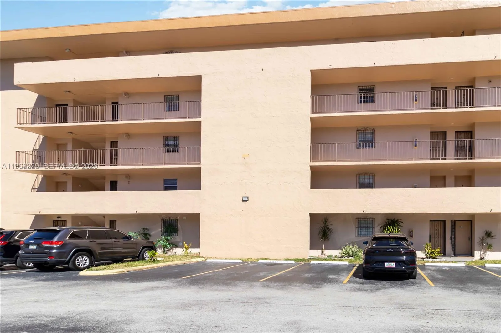 8895 Fontainebleau Blvd 504, Miami, Florida 33172, Miami, Florida 33172, 2 Bedrooms Bedrooms, ,2 BathroomsBathrooms,Residential,For Sale,8895 Fontainebleau Blvd 504, Miami, Florida 33172,A11968229