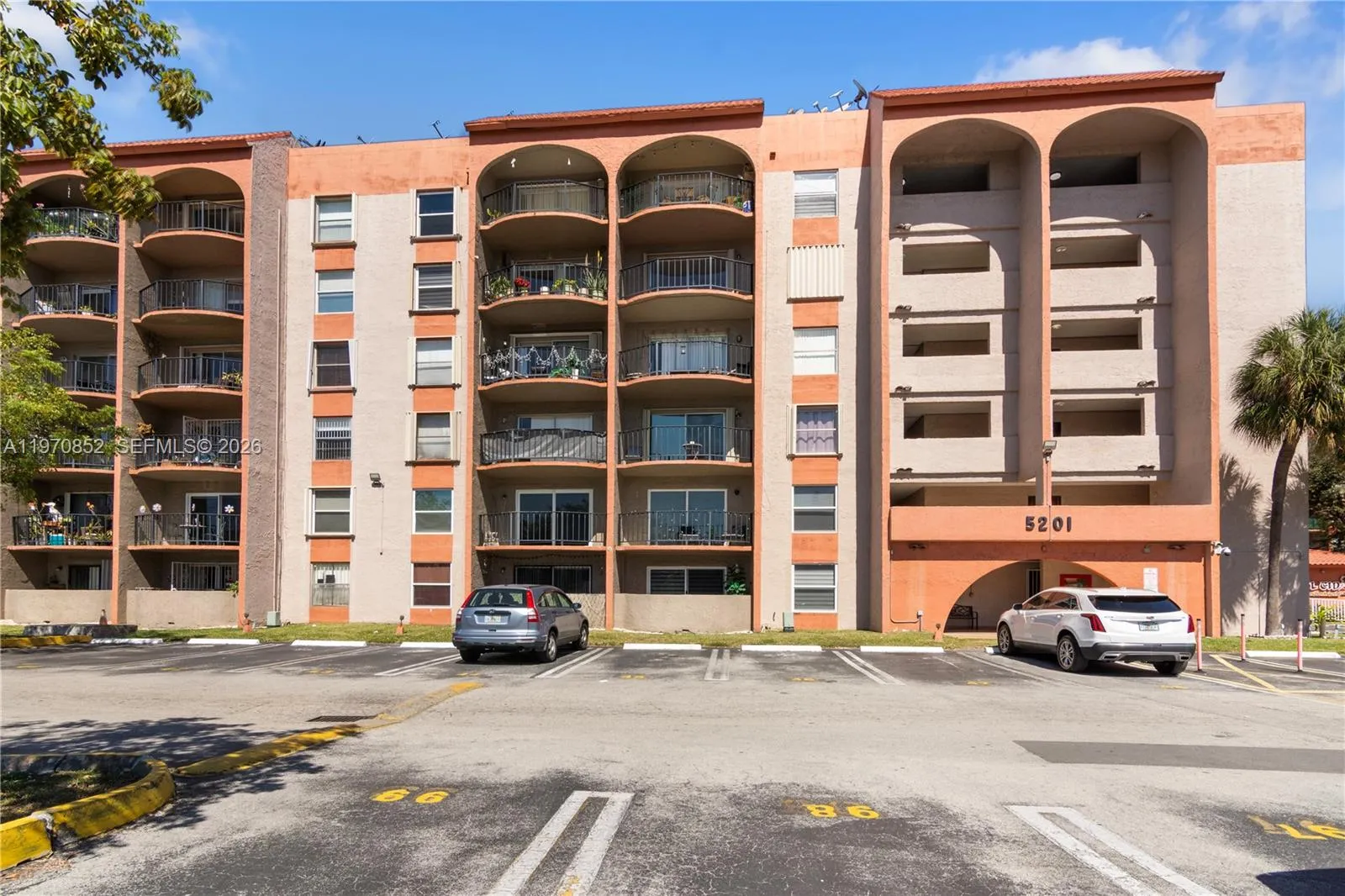 5201 Nw 7th St 105, Miami, Florida 33126, Miami, Florida 33126, 1 Bedroom Bedrooms, ,1 BathroomBathrooms,Residential,For Sale,5201 Nw 7th St 105, Miami, Florida 33126,A11970852