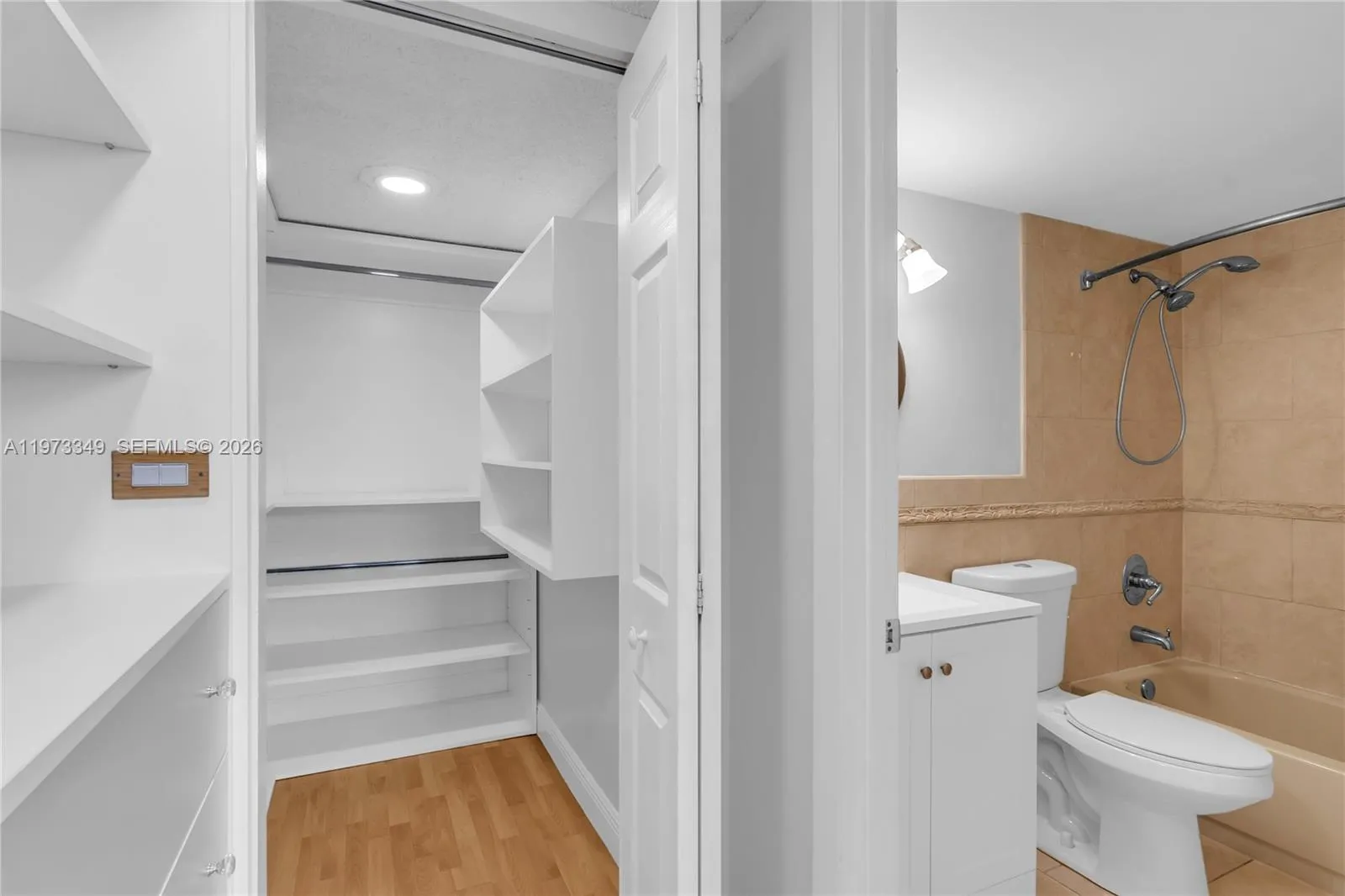 5055 Nw 7th St 504, Miami, Florida 33126, Miami, Florida 33126, 2 Bedrooms Bedrooms, ,2 BathroomsBathrooms,Residential,For Sale,5055 Nw 7th St 504, Miami, Florida 33126,A11973349