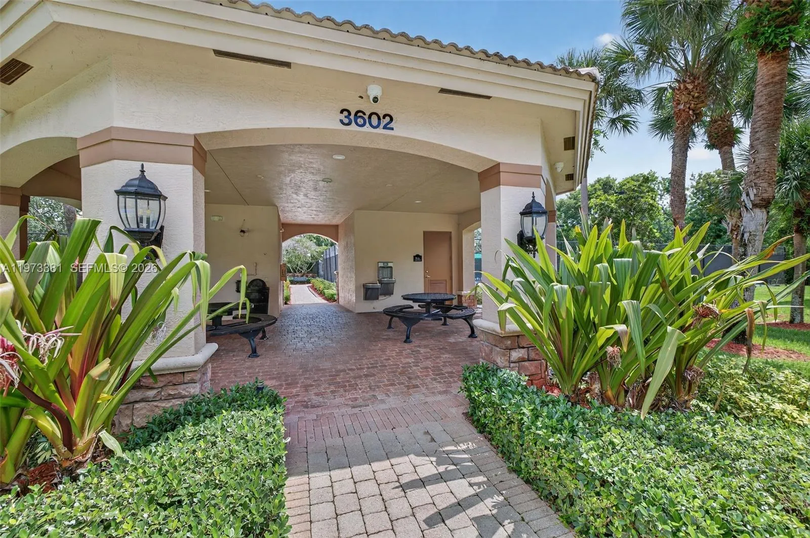 3792 Churchill Downs Dr, Davie, Florida 33328, Davie, Florida 33328, 5 Bedrooms Bedrooms, ,3 BathroomsBathrooms,Residential,For Sale,3792 Churchill Downs Dr, Davie, Florida 33328,A11973381