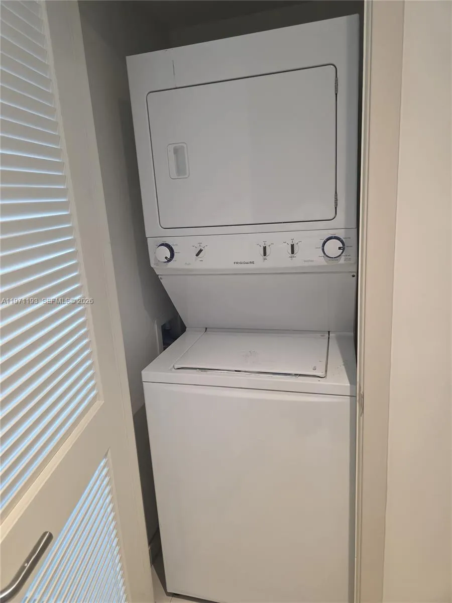 1100 S Miami Ave 2711, Miami, Florida 33130, Miami, Florida 33130, 2 Bedrooms Bedrooms, ,2 BathroomsBathrooms,Residential Lease,For Rent,1100 S Miami Ave 2711, Miami, Florida 33130,A11971193