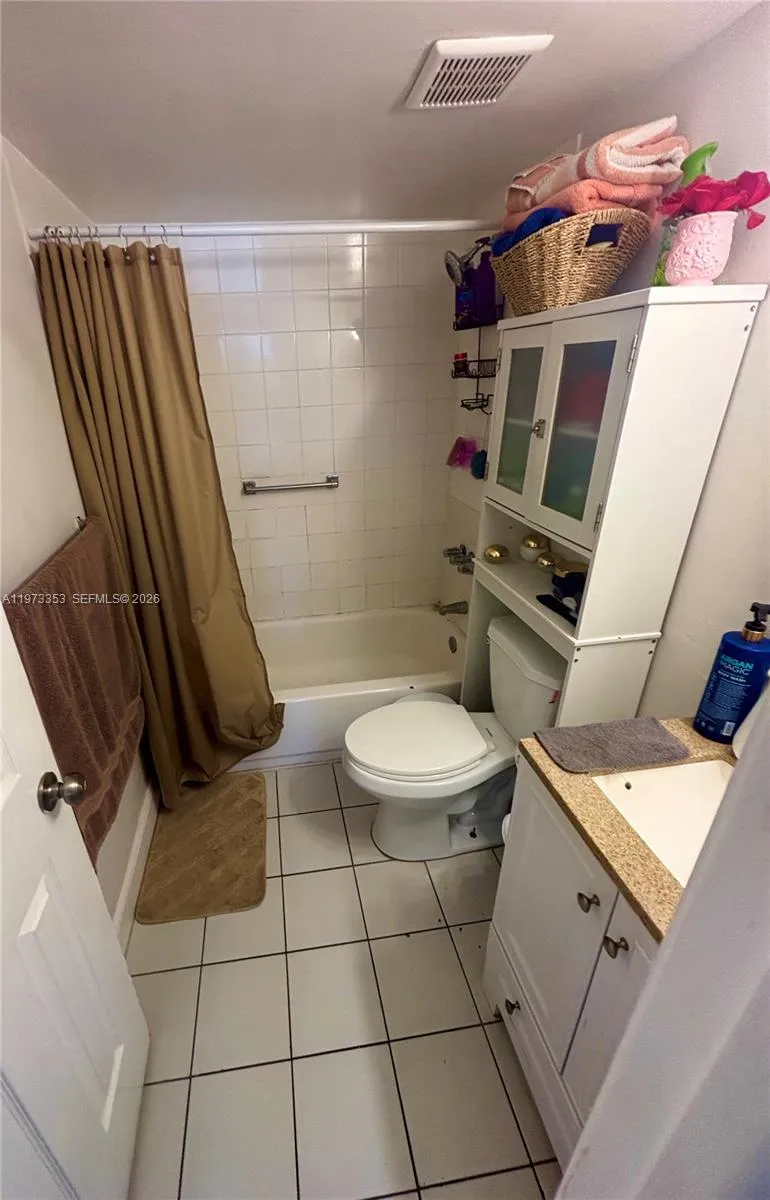 8145 Nw 7th St 210, Miami, Florida 33126, Miami, Florida 33126, 2 Bedrooms Bedrooms, ,2 BathroomsBathrooms,Residential Lease,For Rent,8145 Nw 7th St 210, Miami, Florida 33126,A11973353