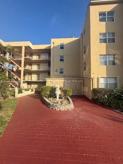 2801 Somerset Dr 105, Lauderdale Lakes, Florida 33, Lauderdale Lakes, Florida 33311, 1 Bedroom Bedrooms, ,1 BathroomBathrooms,Residential,For Sale,2801 Somerset Dr 105, Lauderdale Lakes, Florida 33,A11973489