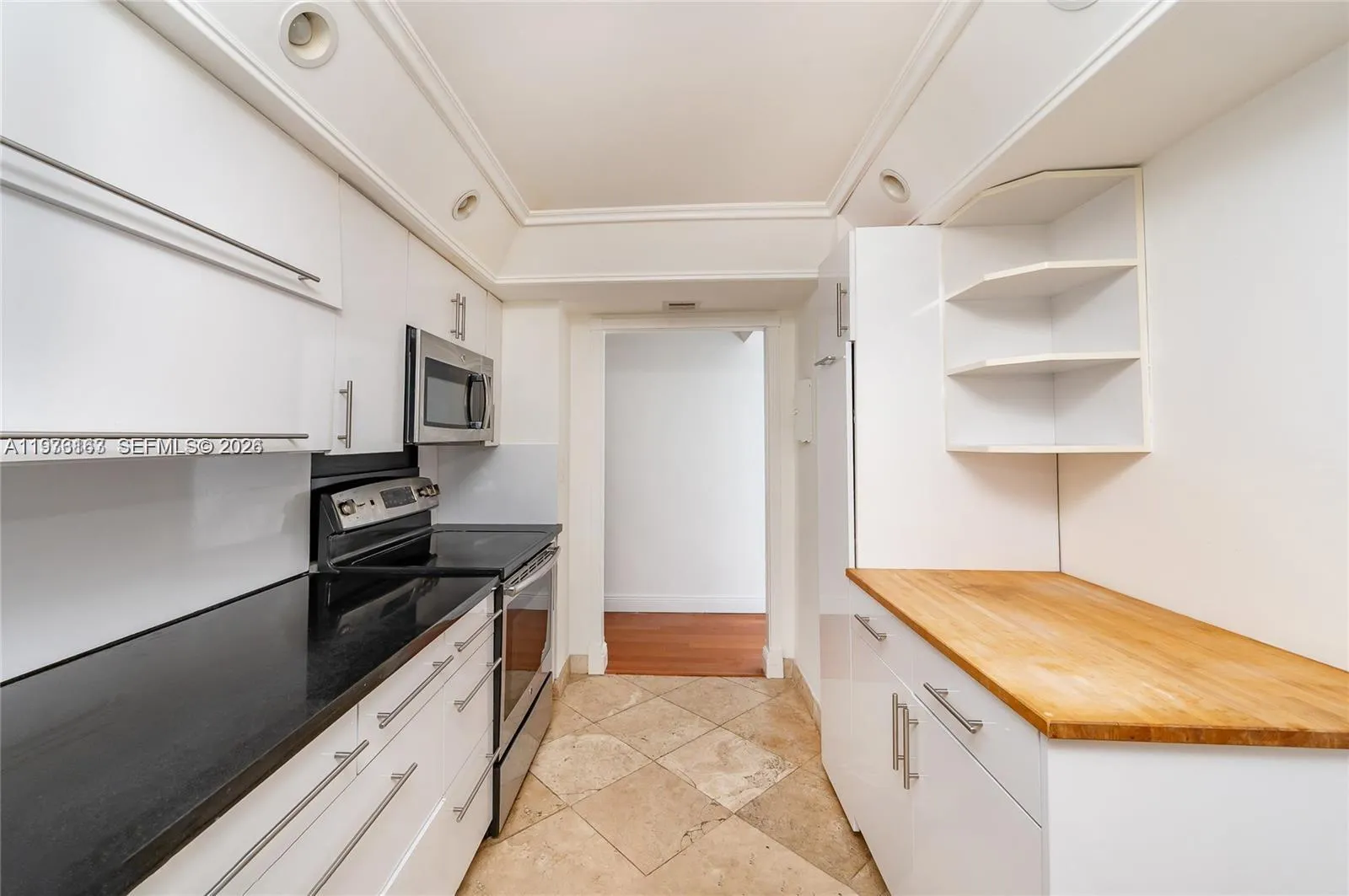 2901 S Bayshore Dr 8a, Miami, Florida 33133, Miami, Florida 33133, 2 Bedrooms Bedrooms, ,2 BathroomsBathrooms,Residential Lease,For Rent,2901 S Bayshore Dr 8a, Miami, Florida 33133,A11973163