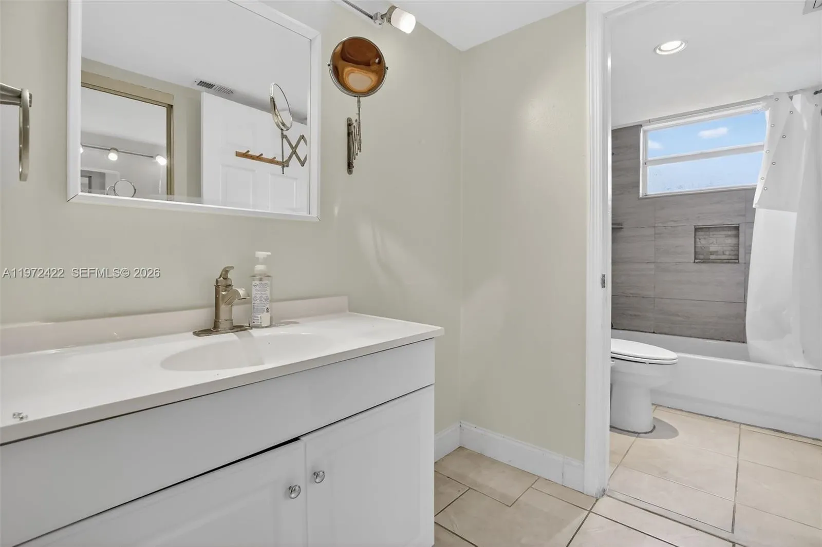 430 Sw 113th Way 430, Pembroke Pines, Florida 3302, Pembroke Pines, Florida 33025, 1 Bedroom Bedrooms, ,1 BathroomBathrooms,Residential,For Sale,430 Sw 113th Way 430, Pembroke Pines, Florida 3302,A11972422