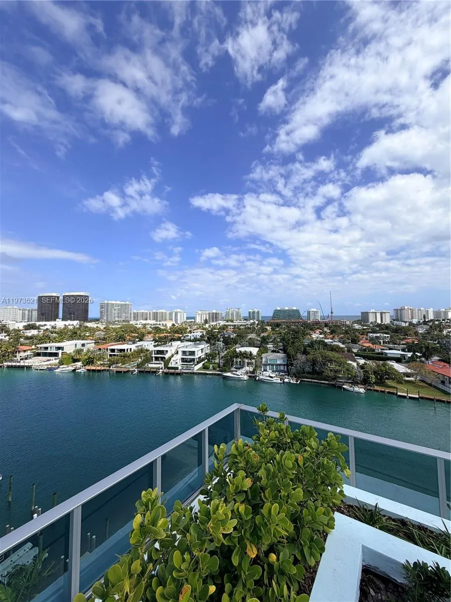 9201 E Bay Harbor Dr 303, Bay Harbor Islands, Flor, Bay Harbor Islands, Florida 33154, 2 Bedrooms Bedrooms, ,2 BathroomsBathrooms,Residential Lease,For Rent,9201 E Bay Harbor Dr 303, Bay Harbor Islands, Flor,A11973521