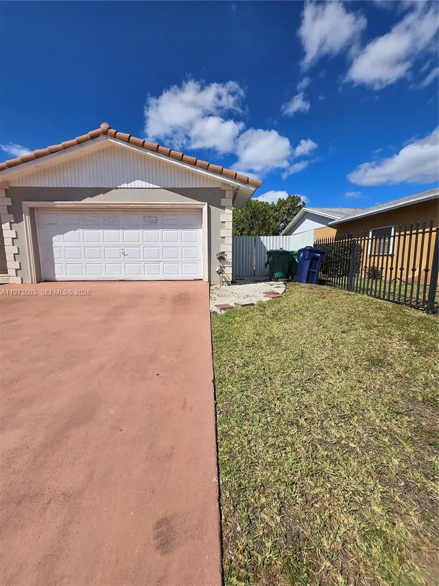 10805 Sw 165th Ter, Miami, Florida 33157, Miami, Florida 33157, 4 Bedrooms Bedrooms, ,2 BathroomsBathrooms,Residential Lease,For Rent,10805 Sw 165th Ter, Miami, Florida 33157,A11973503