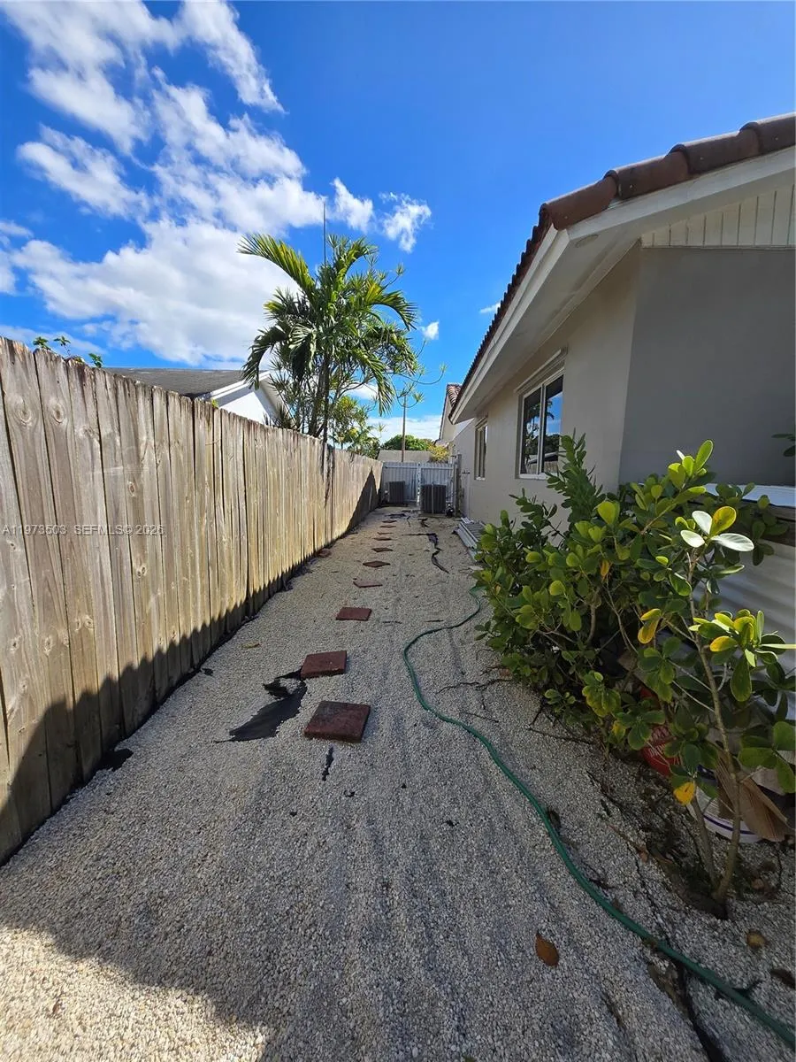 10805 Sw 165th Ter, Miami, Florida 33157, Miami, Florida 33157, 4 Bedrooms Bedrooms, ,2 BathroomsBathrooms,Residential Lease,For Rent,10805 Sw 165th Ter, Miami, Florida 33157,A11973503