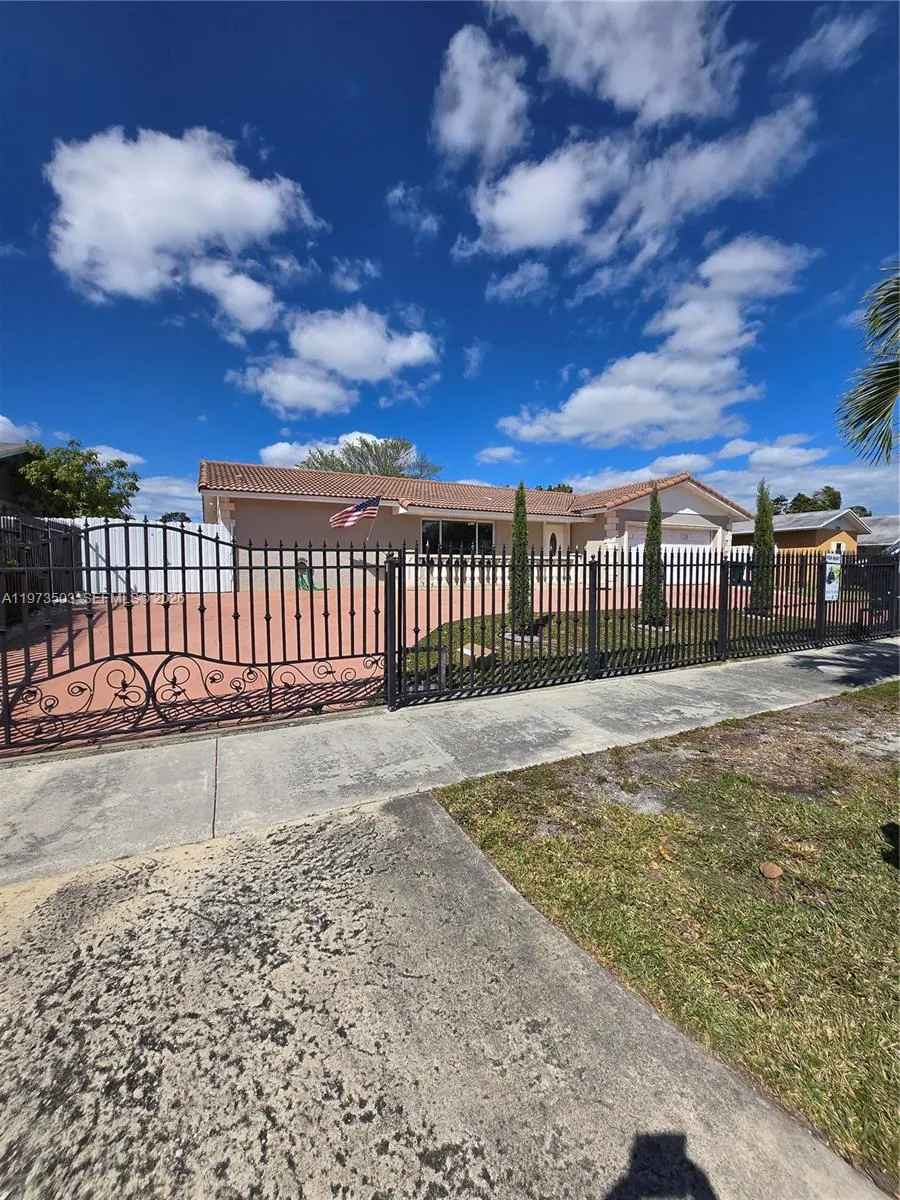 10805 Sw 165th Ter, Miami, Florida 33157, Miami, Florida 33157, 4 Bedrooms Bedrooms, ,2 BathroomsBathrooms,Residential Lease,For Rent,10805 Sw 165th Ter, Miami, Florida 33157,A11973503