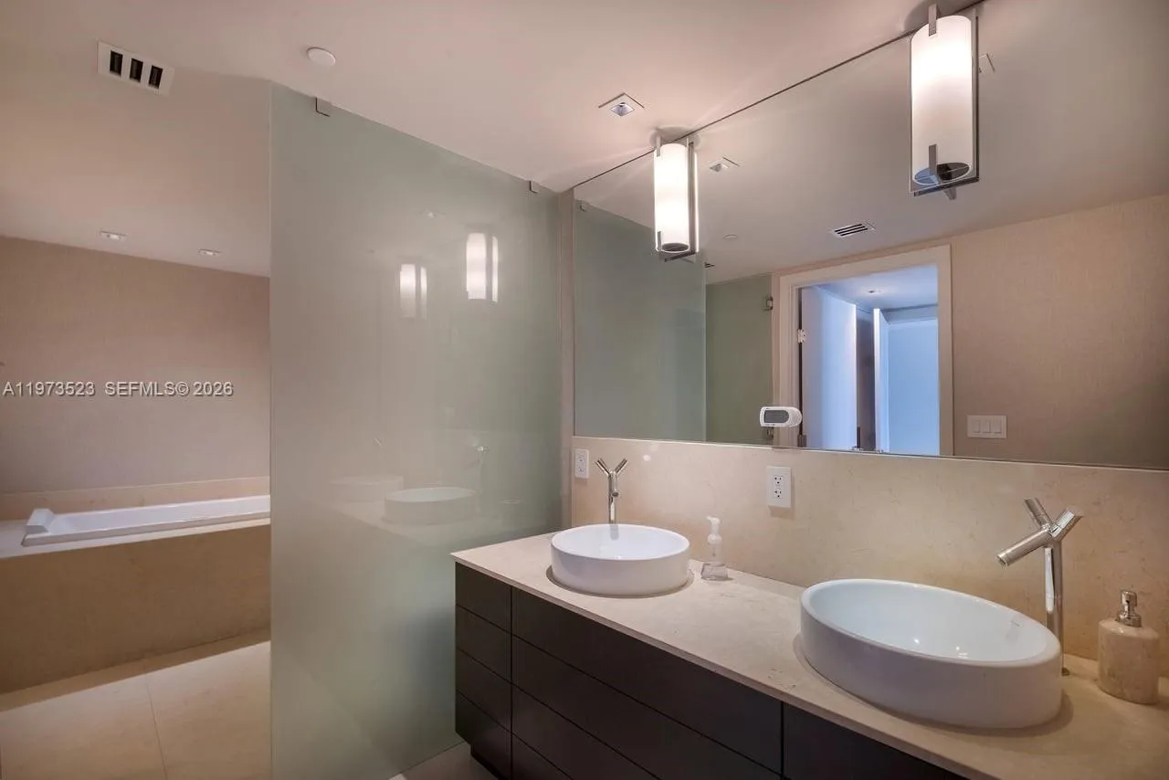 465 Brickell Ave 5701, Miami, Florida 33131, Miami, Florida 33131, 5 Bedrooms Bedrooms, ,5 BathroomsBathrooms,Residential Lease,For Rent,465 Brickell Ave 5701, Miami, Florida 33131,A11973523