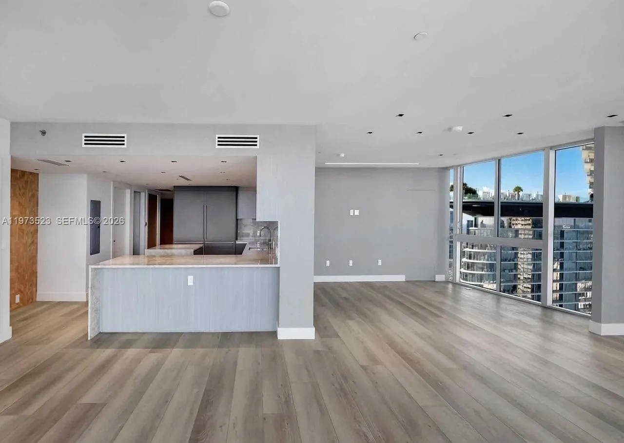 465 Brickell Ave 5701, Miami, Florida 33131, Miami, Florida 33131, 5 Bedrooms Bedrooms, ,5 BathroomsBathrooms,Residential Lease,For Rent,465 Brickell Ave 5701, Miami, Florida 33131,A11973523