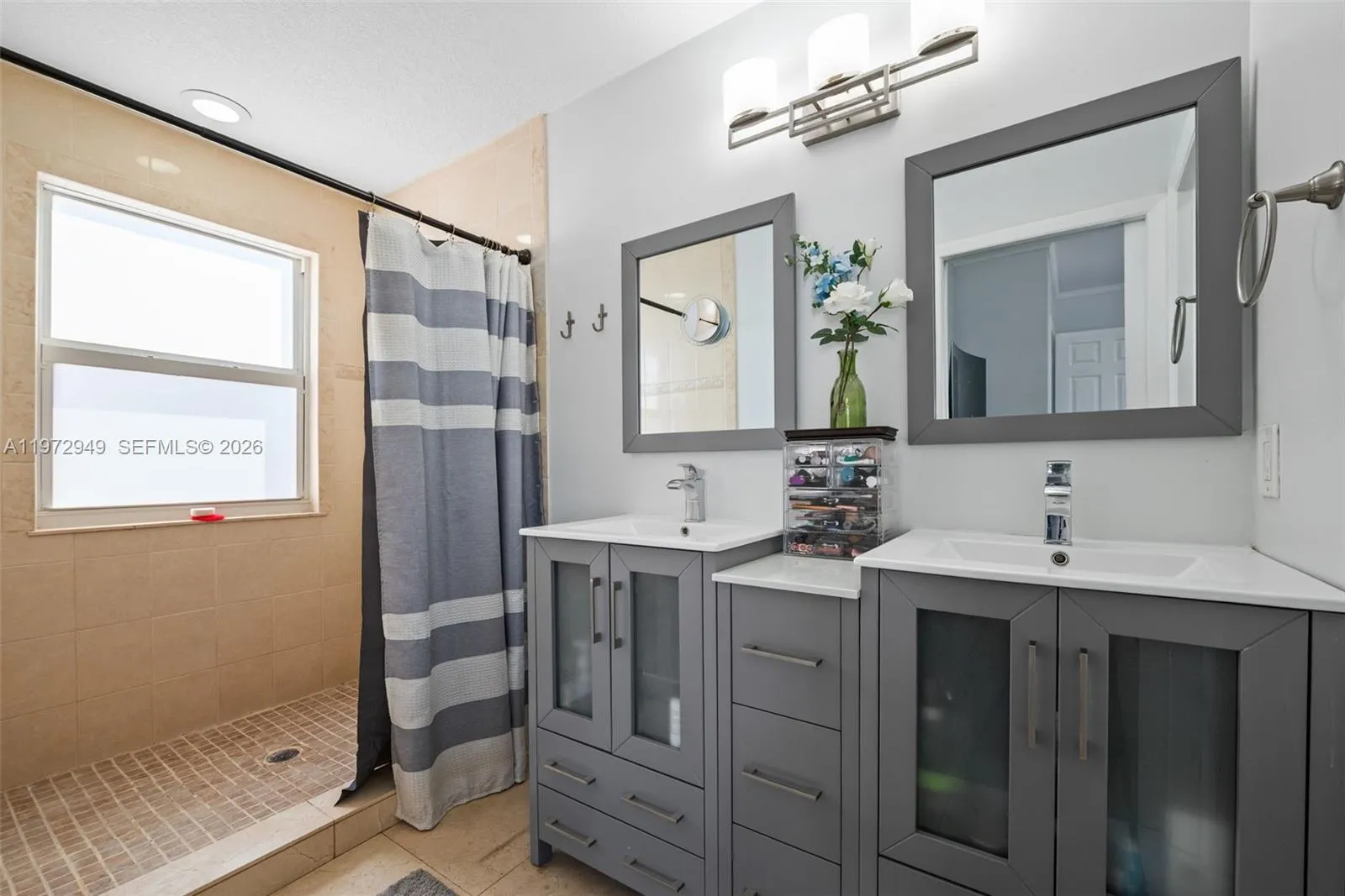 1026 Sw 180th Ter, Pembroke Pines, Florida 33029, Pembroke Pines, Florida 33029, 3 Bedrooms Bedrooms, ,2 BathroomsBathrooms,Residential,For Sale,1026 Sw 180th Ter, Pembroke Pines, Florida 33029,A11972949