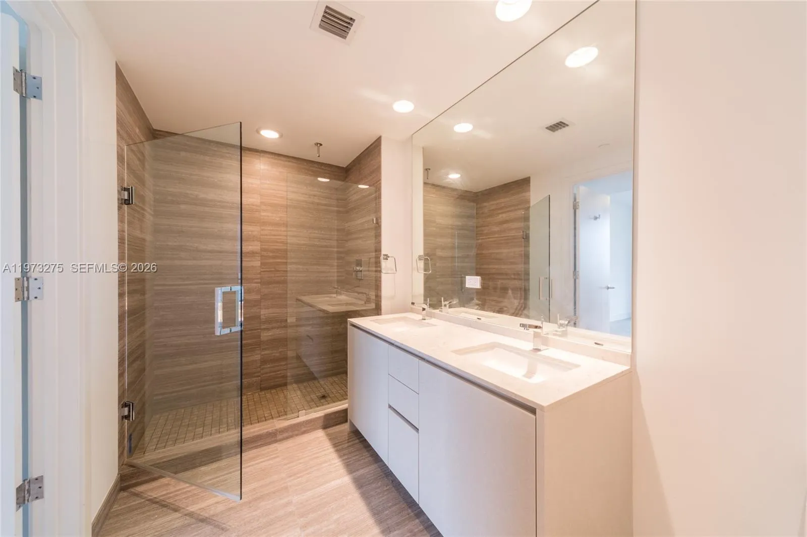 1010 Brickell Ave 2908, Miami, Florida 33131, Miami, Florida 33131, 1 Bedroom Bedrooms, ,1 BathroomBathrooms,Residential Lease,For Rent,1010 Brickell Ave 2908, Miami, Florida 33131,A11973275