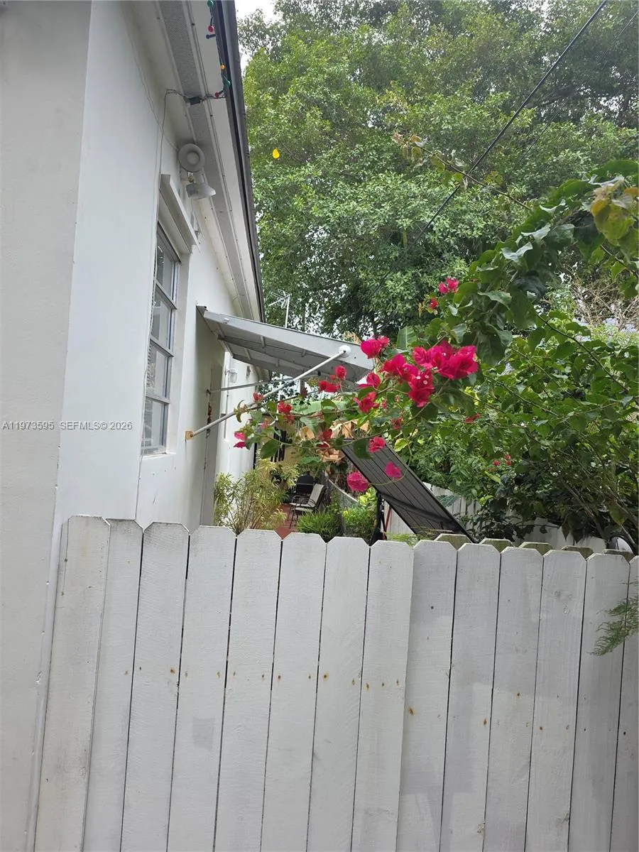 2725 Sw 82nd Ave, Miami, Florida 33155, Miami, Florida 33155, 5 Bedrooms Bedrooms, ,4 BathroomsBathrooms,Residential,For Sale,2725 Sw 82nd Ave, Miami, Florida 33155,A11973595