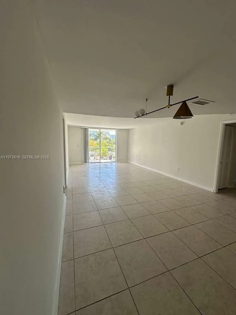 210 Sea View Dr 410, Key Biscayne, Florida 33149, Key Biscayne, Florida 33149, 2 Bedrooms Bedrooms, ,2 BathroomsBathrooms,Residential Lease,For Rent,210 Sea View Dr 410, Key Biscayne, Florida 33149,A11973616