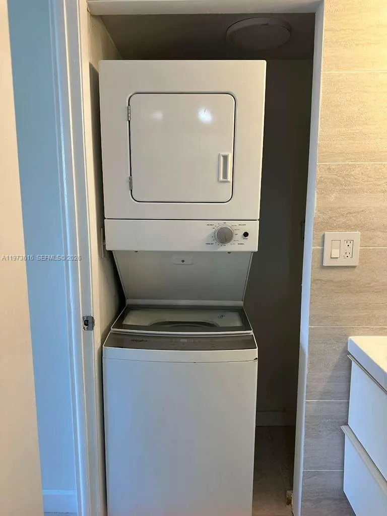 210 Sea View Dr 410, Key Biscayne, Florida 33149, Key Biscayne, Florida 33149, 2 Bedrooms Bedrooms, ,2 BathroomsBathrooms,Residential Lease,For Rent,210 Sea View Dr 410, Key Biscayne, Florida 33149,A11973616