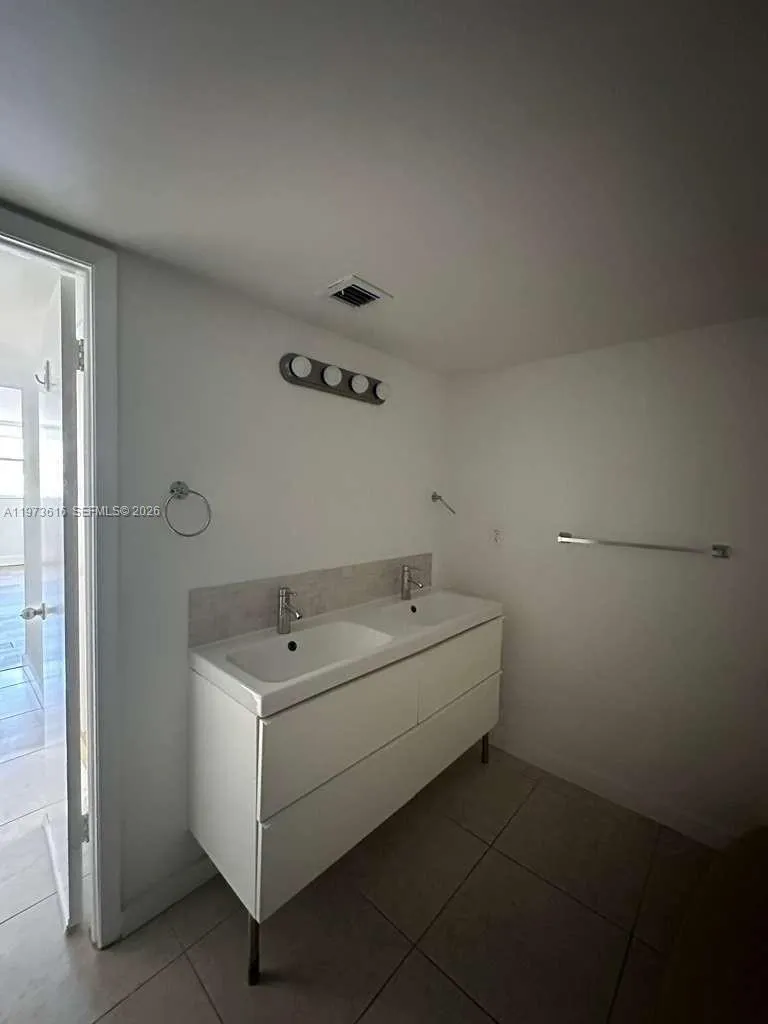 210 Sea View Dr 410, Key Biscayne, Florida 33149, Key Biscayne, Florida 33149, 2 Bedrooms Bedrooms, ,2 BathroomsBathrooms,Residential Lease,For Rent,210 Sea View Dr 410, Key Biscayne, Florida 33149,A11973616