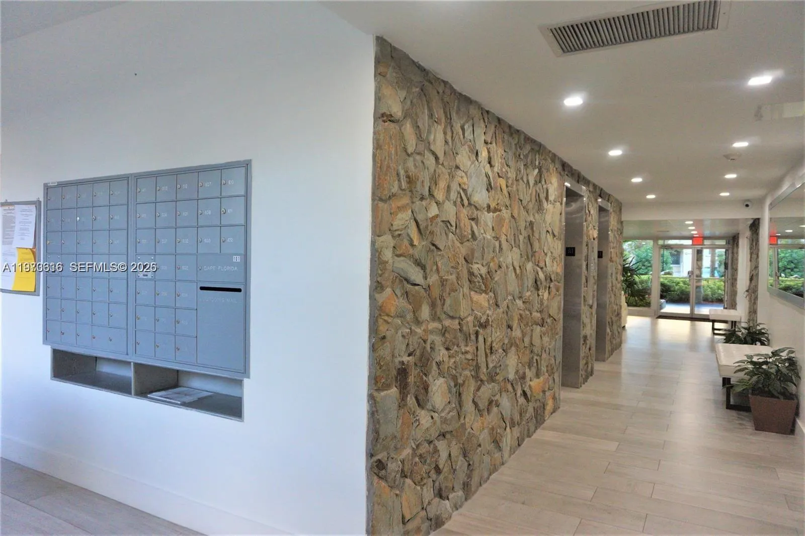 210 Sea View Dr 410, Key Biscayne, Florida 33149, Key Biscayne, Florida 33149, 2 Bedrooms Bedrooms, ,2 BathroomsBathrooms,Residential Lease,For Rent,210 Sea View Dr 410, Key Biscayne, Florida 33149,A11973616