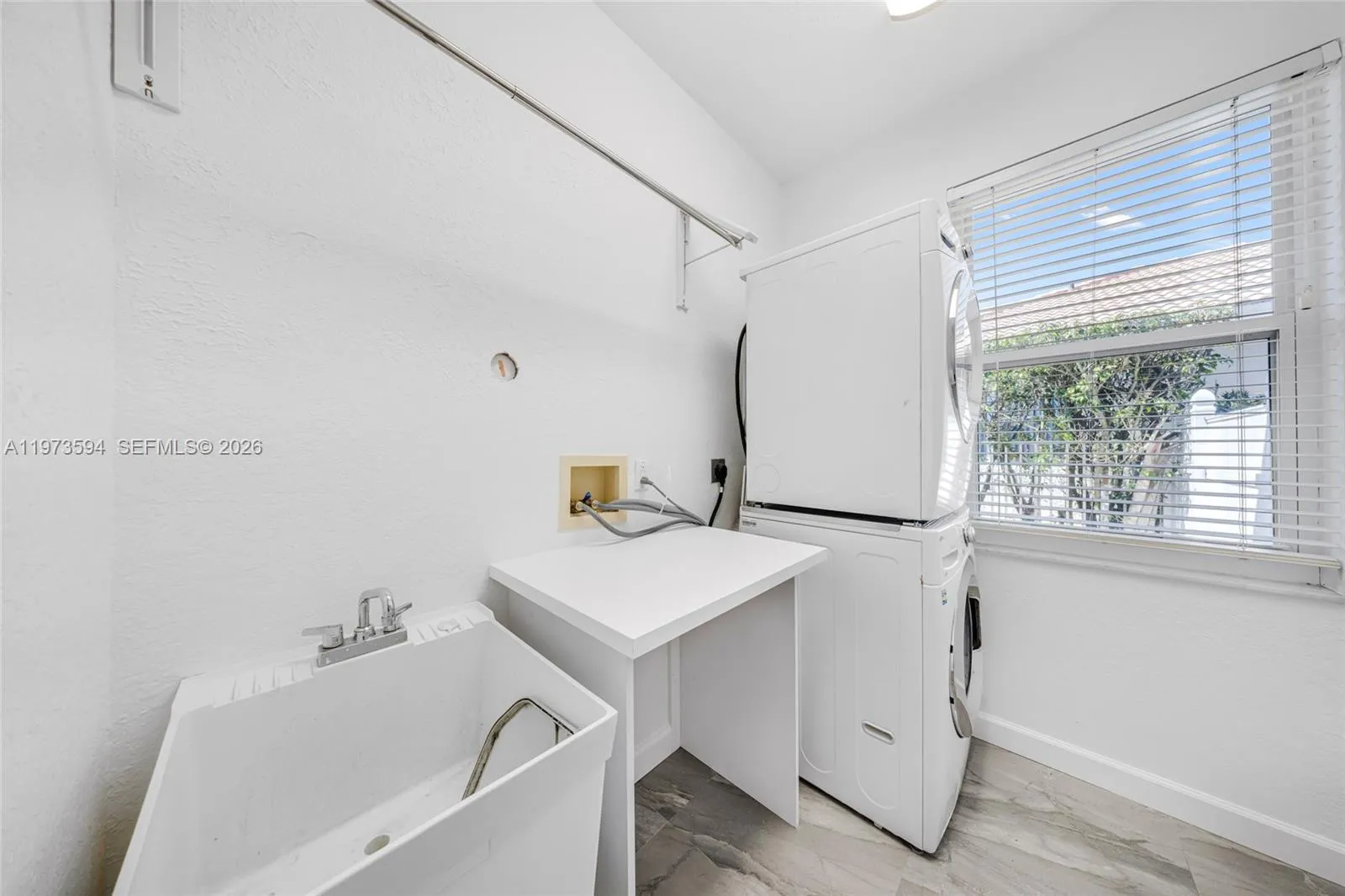 13264 Lakeside Ter Na, Cooper City, Florida 33330, Cooper City, Florida 33330, 4 Bedrooms Bedrooms, ,2 BathroomsBathrooms,Residential Lease,For Rent,13264 Lakeside Ter Na, Cooper City, Florida 33330,A11973594