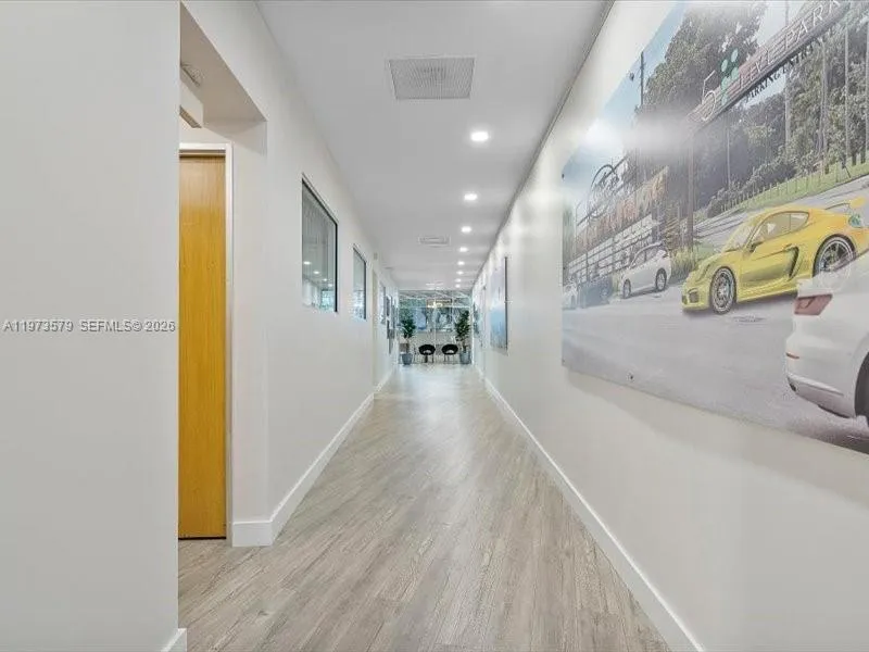 2404 Hollywood Blvd, Hollywood, Florida 33020, Hollywood, Florida 33020, ,Commercial Lease,For Rent,2404 Hollywood Blvd, Hollywood, Florida 33020,A11973579