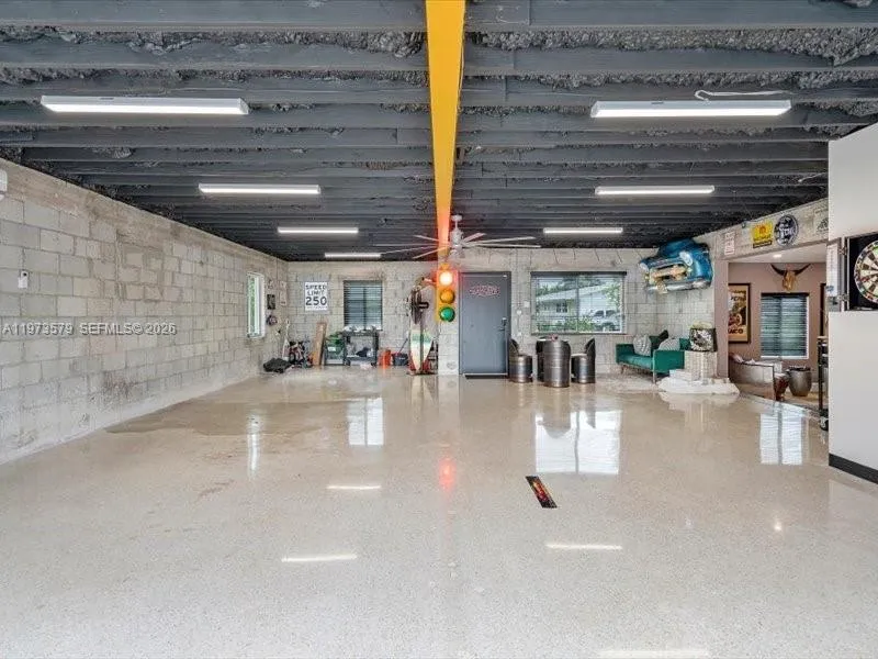 2404 Hollywood Blvd, Hollywood, Florida 33020, Hollywood, Florida 33020, ,Commercial Lease,For Rent,2404 Hollywood Blvd, Hollywood, Florida 33020,A11973579