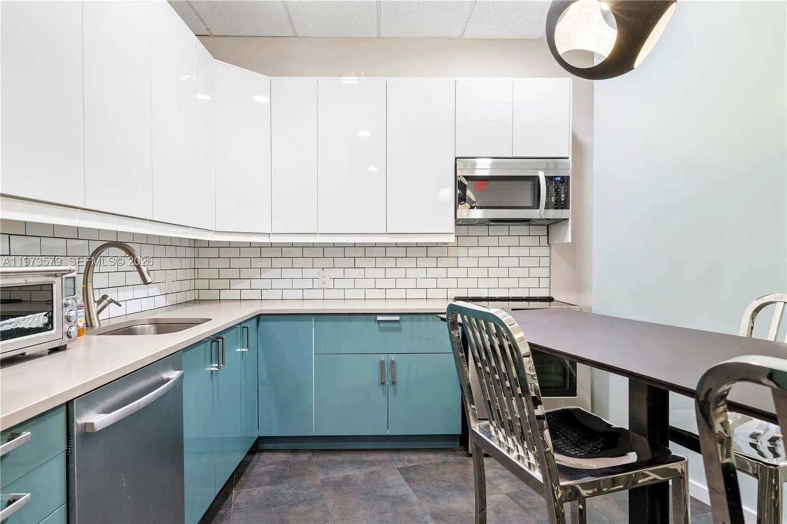 2404 Hollywood Blvd, Hollywood, Florida 33020, Hollywood, Florida 33020, ,Commercial Lease,For Rent,2404 Hollywood Blvd, Hollywood, Florida 33020,A11973579