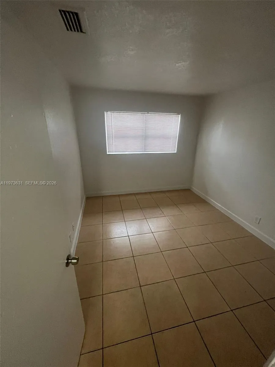 921 Nw 2nd Ave 2, Fort Lauderdale, Florida 33311, Fort Lauderdale, Florida 33311, 2 Bedrooms Bedrooms, ,1 BathroomBathrooms,Residential Lease,For Rent,921 Nw 2nd Ave 2, Fort Lauderdale, Florida 33311,A11973631