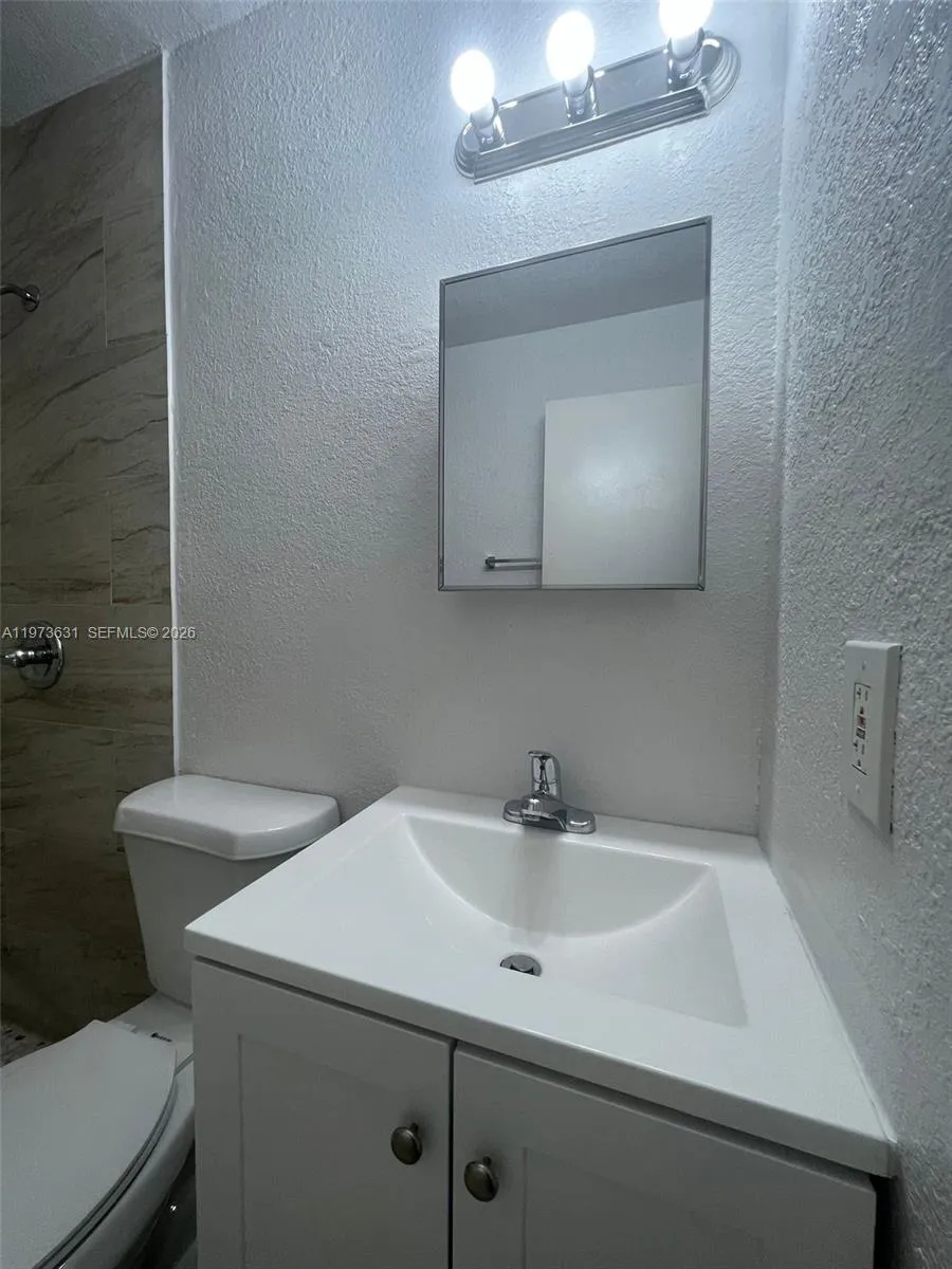 921 Nw 2nd Ave 2, Fort Lauderdale, Florida 33311, Fort Lauderdale, Florida 33311, 2 Bedrooms Bedrooms, ,1 BathroomBathrooms,Residential Lease,For Rent,921 Nw 2nd Ave 2, Fort Lauderdale, Florida 33311,A11973631