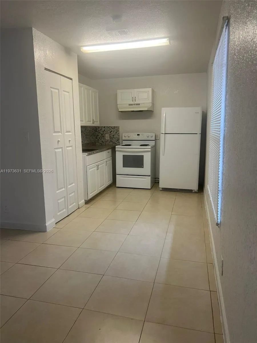 921 Nw 2nd Ave 2, Fort Lauderdale, Florida 33311, Fort Lauderdale, Florida 33311, 2 Bedrooms Bedrooms, ,1 BathroomBathrooms,Residential Lease,For Rent,921 Nw 2nd Ave 2, Fort Lauderdale, Florida 33311,A11973631