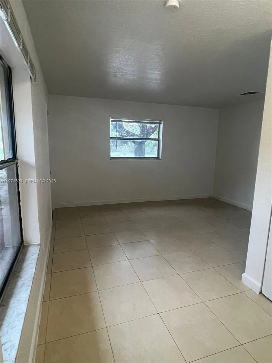 921 Nw 2nd Ave 2, Fort Lauderdale, Florida 33311, Fort Lauderdale, Florida 33311, 2 Bedrooms Bedrooms, ,1 BathroomBathrooms,Residential Lease,For Rent,921 Nw 2nd Ave 2, Fort Lauderdale, Florida 33311,A11973631